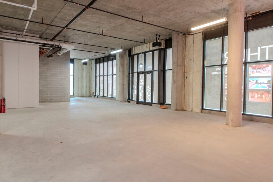 More Photos Of 210-212 N Aberdeen St, Chicago Apartments For Lease