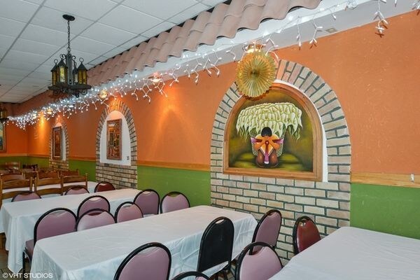 More Photos Of 3231 W 63rd St, Chicago Restaurant For Sale