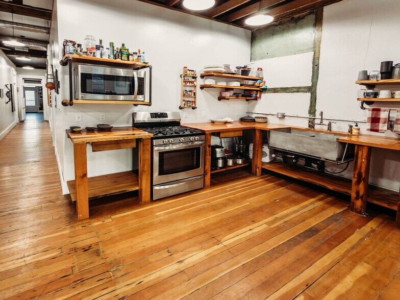 More Photos Of 182 S Main St, Helper General Retail For Sale