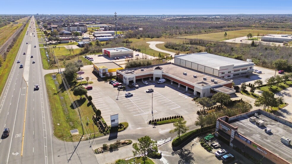 More Photos Of 14020 Highway 3, Webster Unknown For Lease