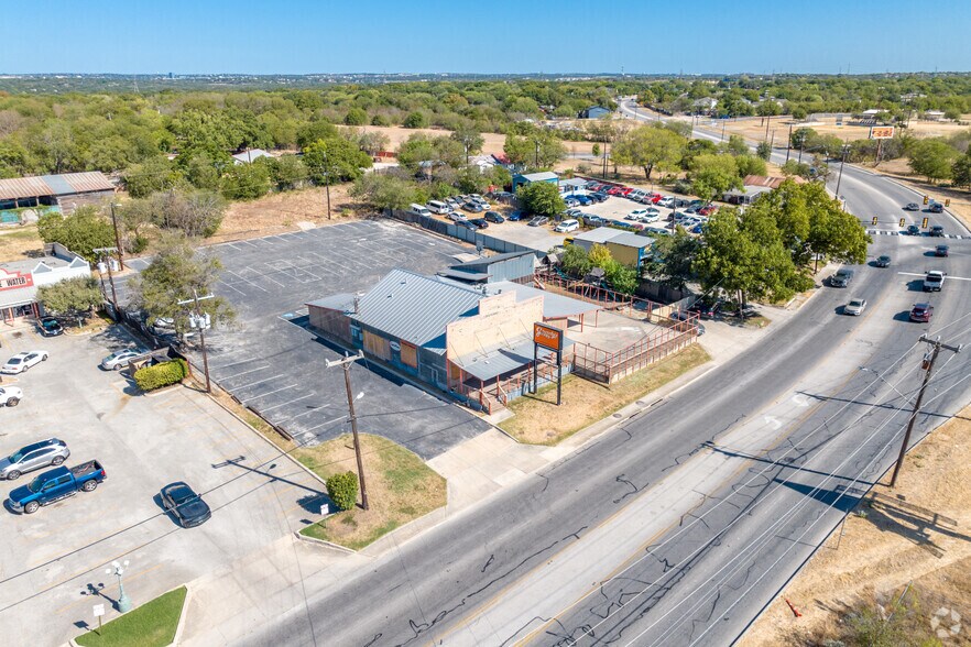 More Photos Of 13525 Wetmore Rd, San Antonio Restaurant For Lease