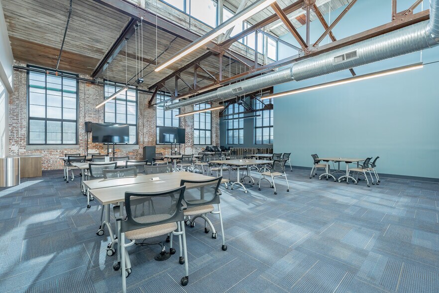 More Photos Of 1601 S Holtzclaw Ave, Chattanooga Office For Sale