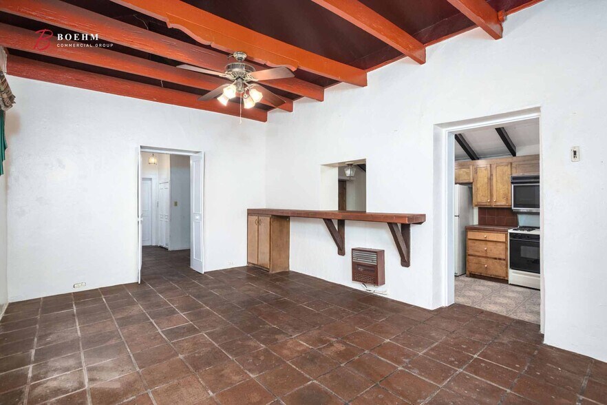 More Photos Of 514 Paris St, Castroville Storefront Retail Office For Sale