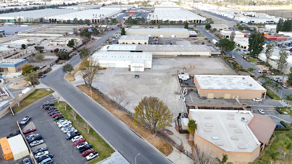 More Photos Of 15065 Telephone Ave, Chino Manufacturing For Lease