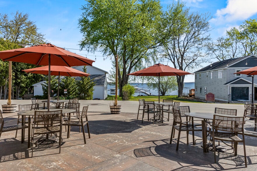 More Photos Of N4111 S Lakeshore Dr, Markesan Restaurant For Sale