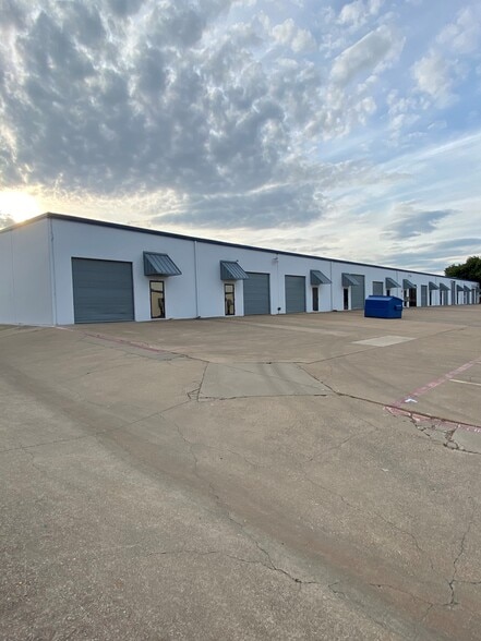 More Photos Of 8212 Northeast Pky, North Richland Hills Unknown For Lease