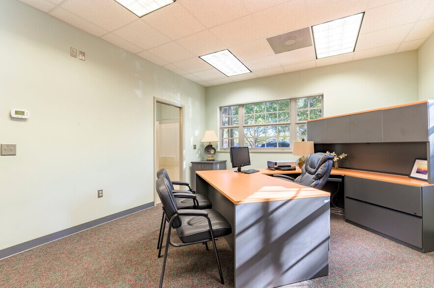 More Photos Of 1938 N Hercules Ave, Clearwater Office For Sale