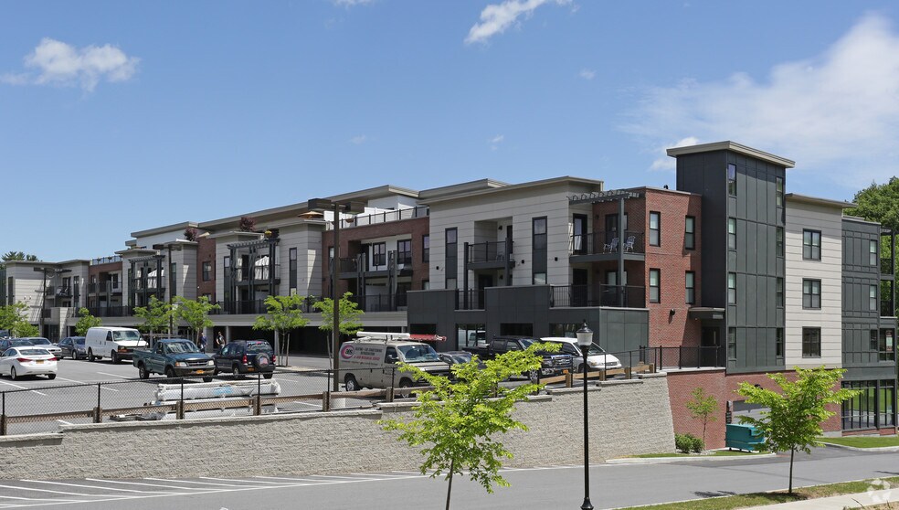 More Photos Of 77A Excelsior Ave, Saratoga Springs Apartments For Lease