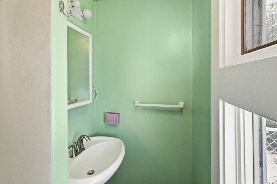 More Photos Of 4833 College Oak Dr, Sacramento Multifamily For Sale