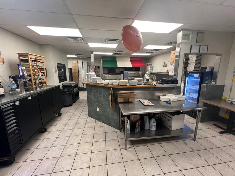 More Photos Of 2520 George Washington Memorial Hwy, Hayes Restaurant For Sale