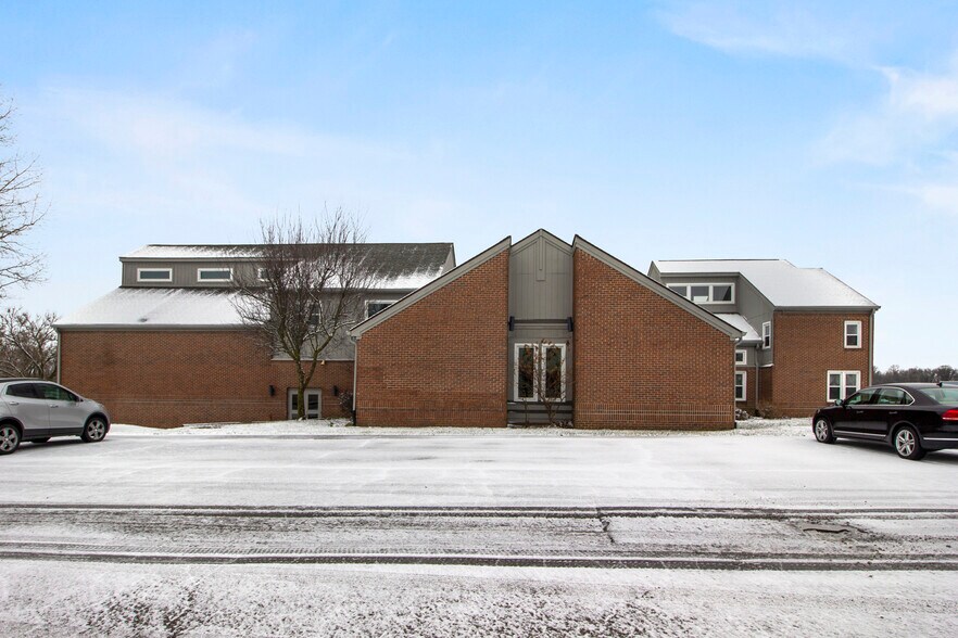 More Photos Of 4700 Northwest Plaza West Dr, Zionsville Loft Creative Space For Lease