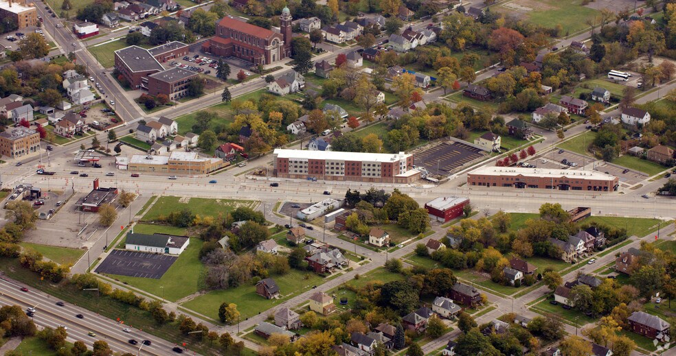 More Photos Of 9100 Gratiot Ave, Detroit Apartments For Lease