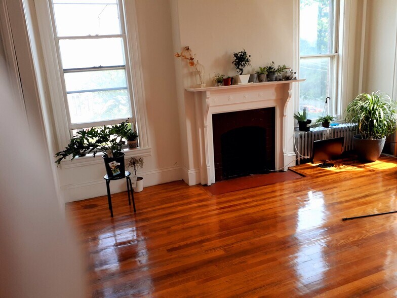 More Photos Of 112 School St, Clinton Multifamily For Sale