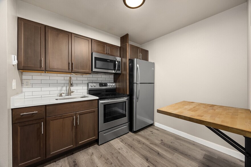 More Photos Of 5416 S M St, Tacoma Apartments For Sale