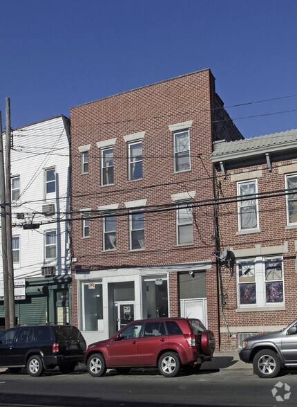 More Photos Of 32-31 Greenpoint Ave, Long Island City Apartments For Lease