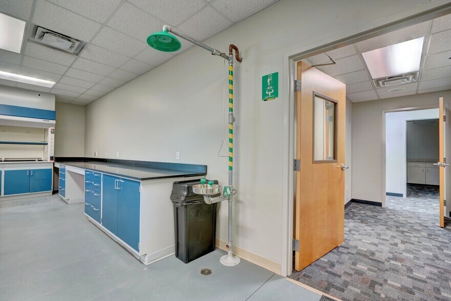 More Photos Of 2371 Wilroy Rd, Suffolk Flex For Sale