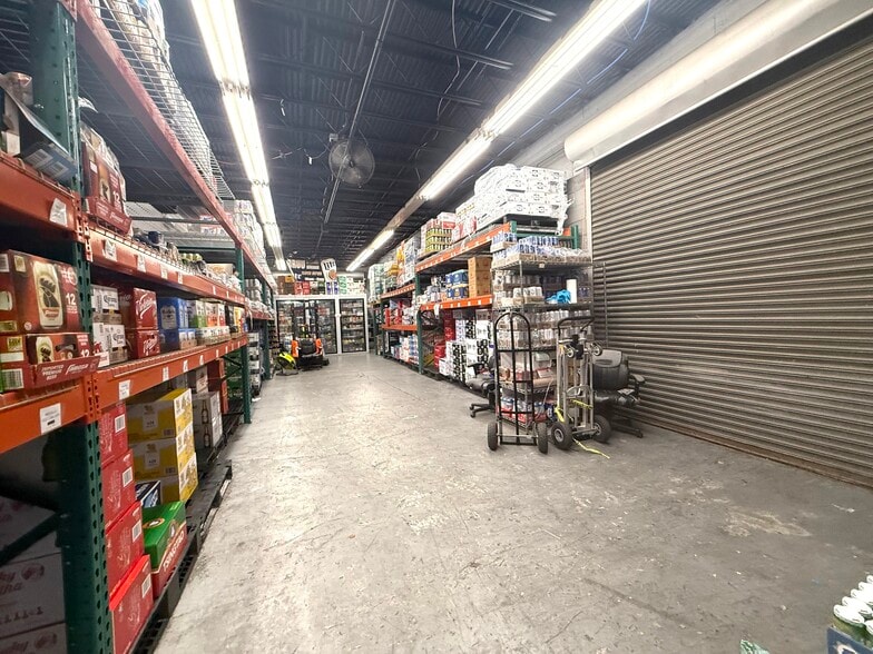 More Photos Of 1107-1109 Race St, Philadelphia Distribution For Lease