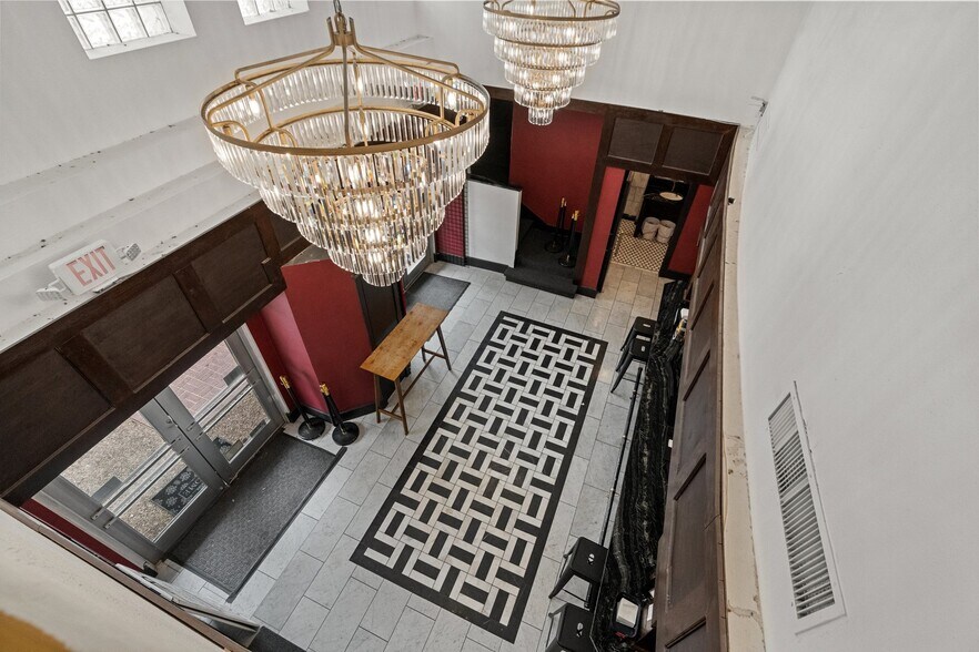 More Photos Of 110 W Main St, Waxahachie Theater Concert Hall For Lease