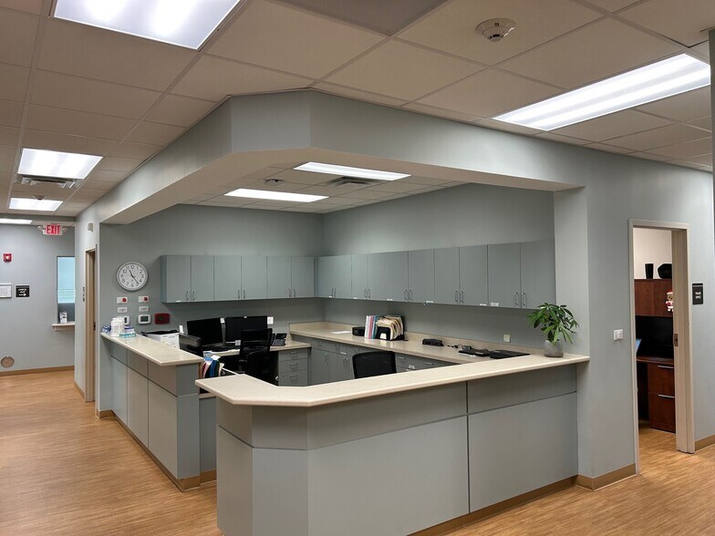 More Photos Of 434 Kirby Rd, King Office For Sale