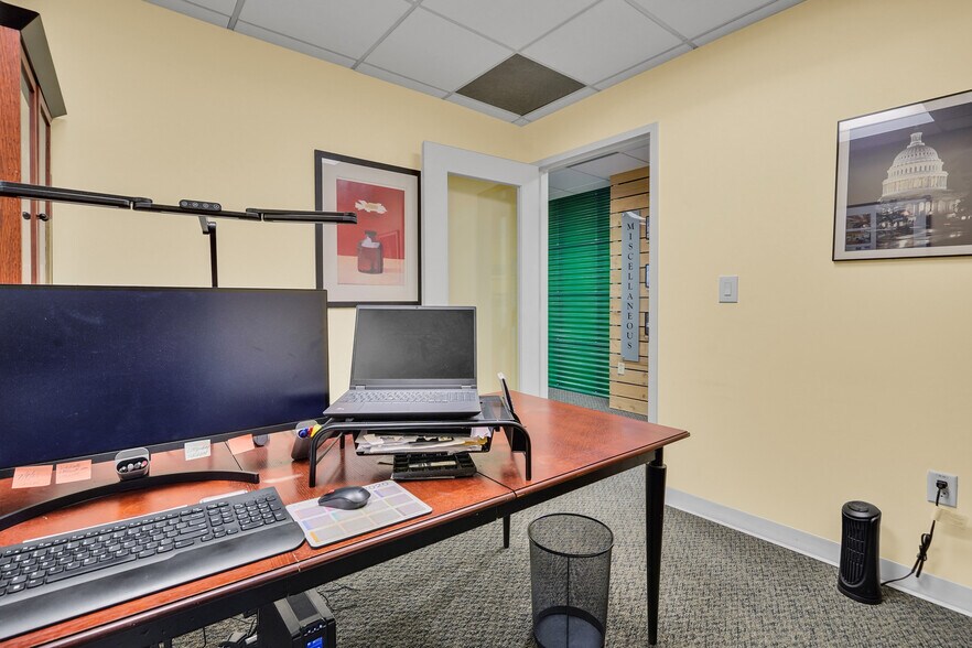 More Photos Of 3930 Pender Dr, Fairfax Medical For Lease