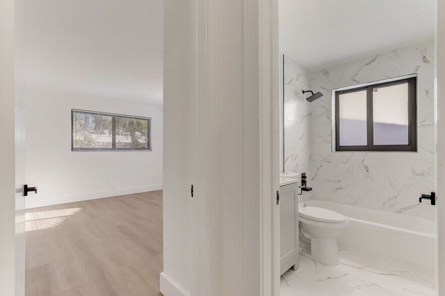 More Photos Of 2121 NE 51st Ct, Fort Lauderdale Apartments For Sale