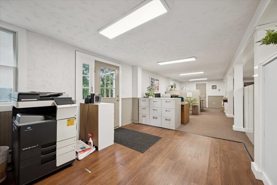 More Photos Of 192 Central Ave, Stirling Office For Sale