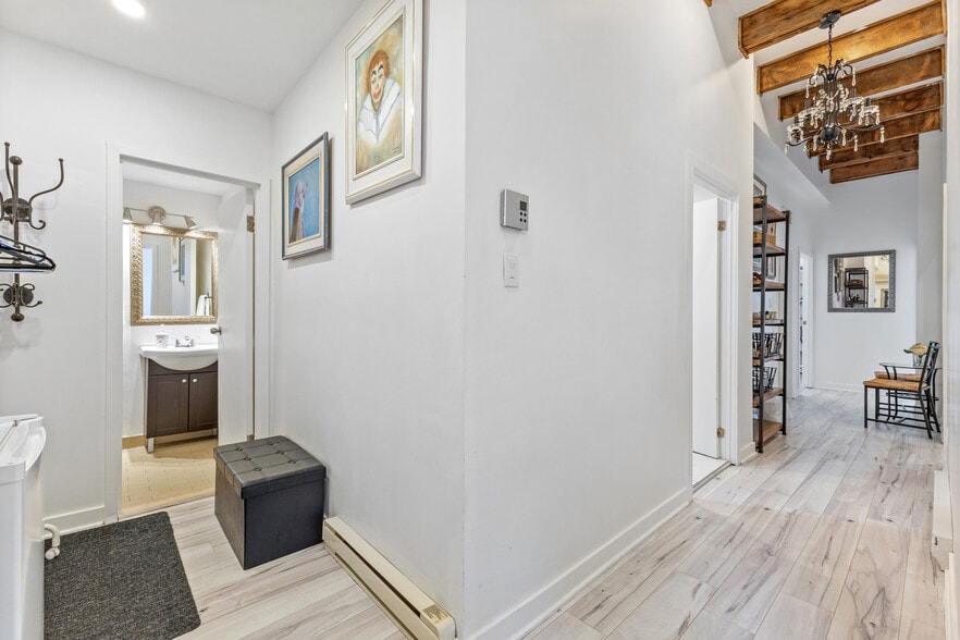 More Photos Of 1023 Rue Berri, Montréal Apartments For Sale