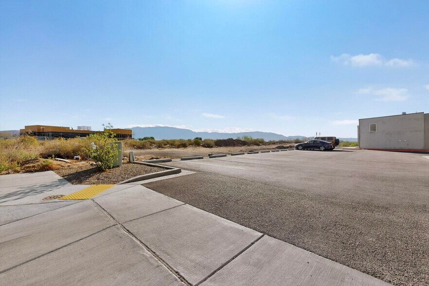 More Photos Of 9368 Valley View Dr NW, Albuquerque Apartments For Sale