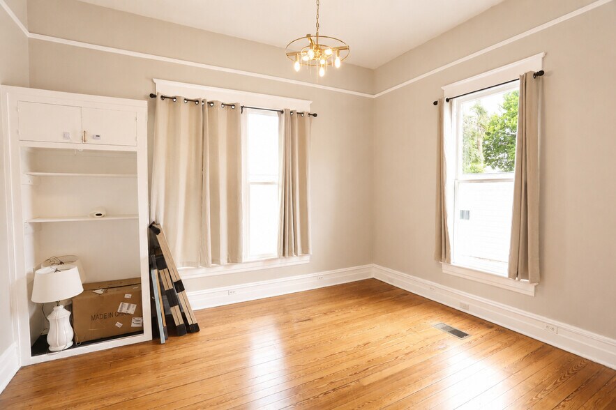 More Photos Of 700 W Garden St, Pensacola Freestanding For Lease