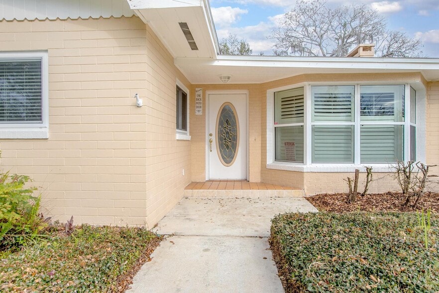 More Photos Of 1025 W New York Ave, Deland Coworking Space