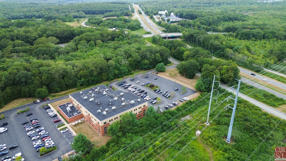 More Photos Of 196 Waterford Pky S, Waterford Medical For Lease