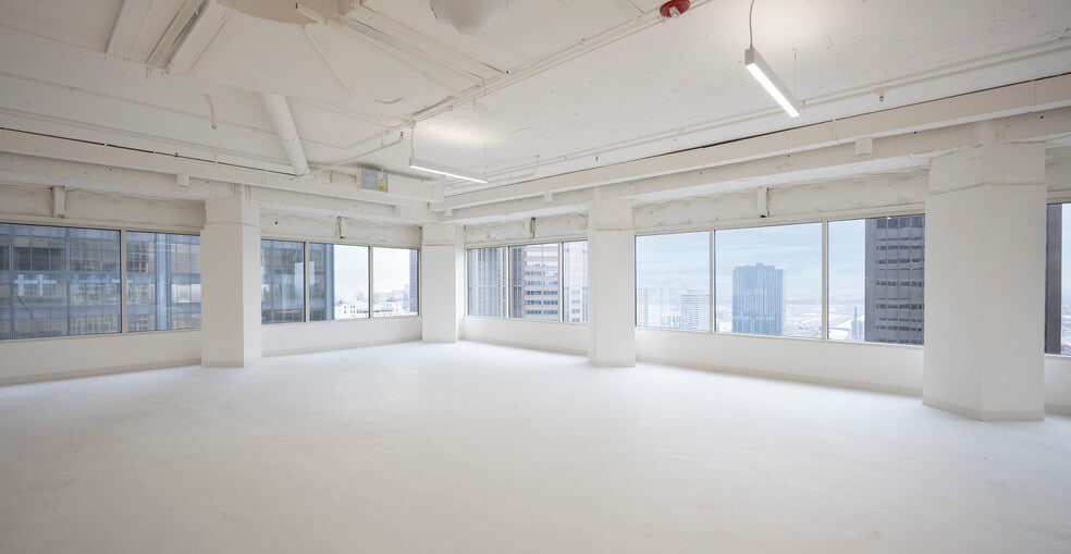 More Photos Of 200 S Wacker Dr, Chicago Office For Lease