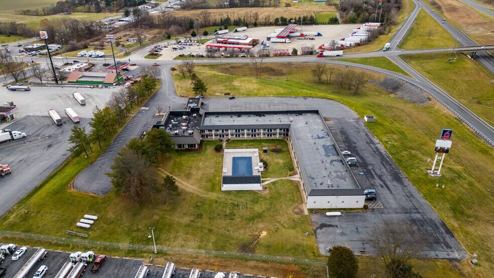 More Photos Of 250 Conicville Rd, Mount Jackson Hotel For Lease