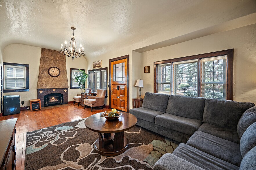 More Photos Of 1929 Woodburn St, Colorado Springs Multifamily For Sale