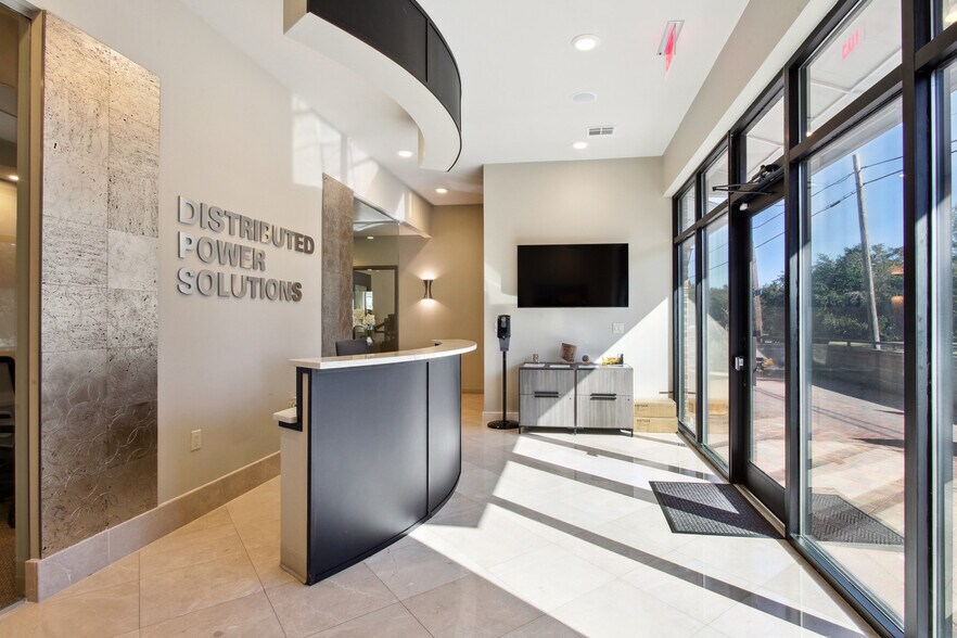 More Photos Of 6050 Pontchartrain Blvd, New Orleans Office For Lease