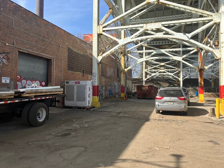 More Photos Of 27-21 51st Ave, Long Island City Warehouse For Lease