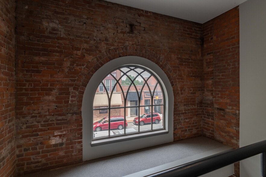 More Photos Of 47 Pleasant St, Northampton Office For Lease