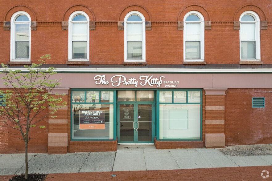 More Photos Of 460 Bloomfield Ave, Montclair Office For Lease