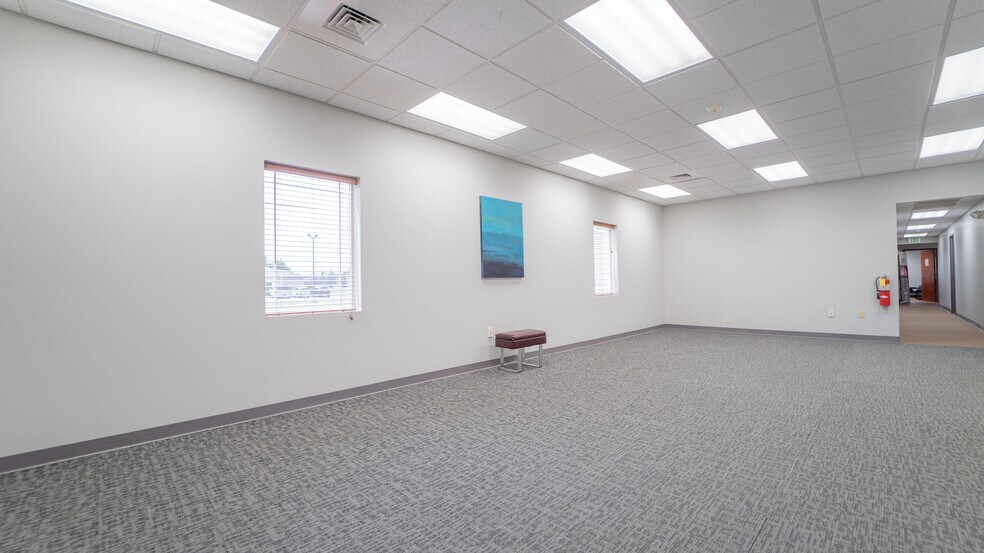 More Photos Of 951 Transport Dr, Valparaiso Office For Sale