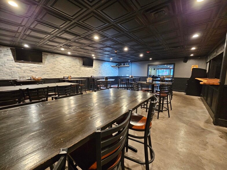 More Photos Of 2505 Manatee Ave E, Bradenton Restaurant For Sale