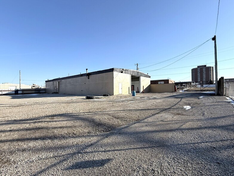 More Photos Of 151 Ferris st, Galesburg Warehouse For Sale