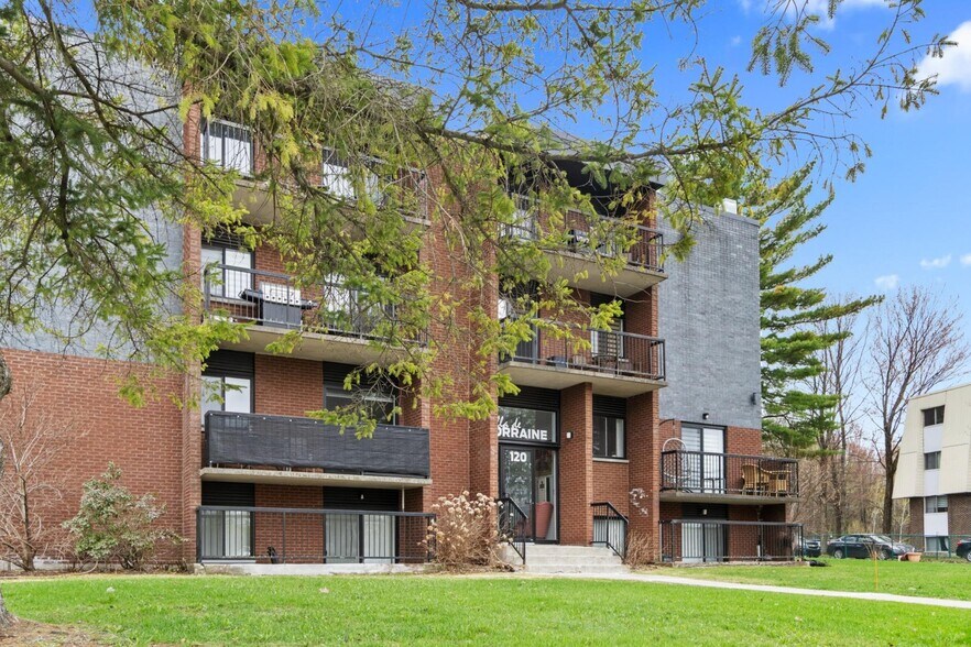 More Photos Of 120 Av De Lorraine, Lachute Apartments For Sale