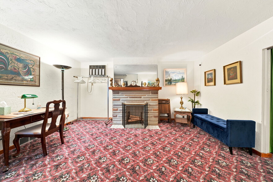 More Photos Of 1519 Renton Rd, Pittsburgh Funeral Home For Sale