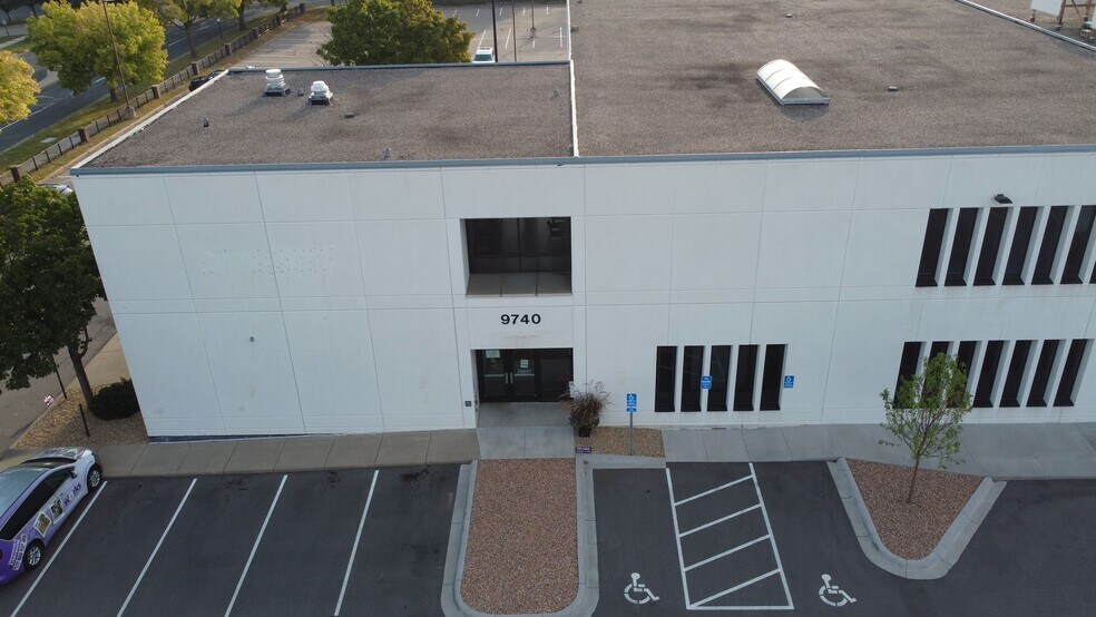 More Photos Of 9740 Grand Ave S, Minneapolis Office For Lease