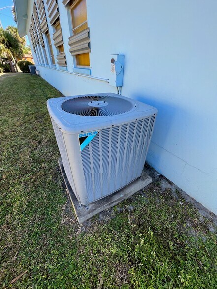 More Photos Of 911 Sunrise Blvd, Fort Pierce Religious Facility For Sale