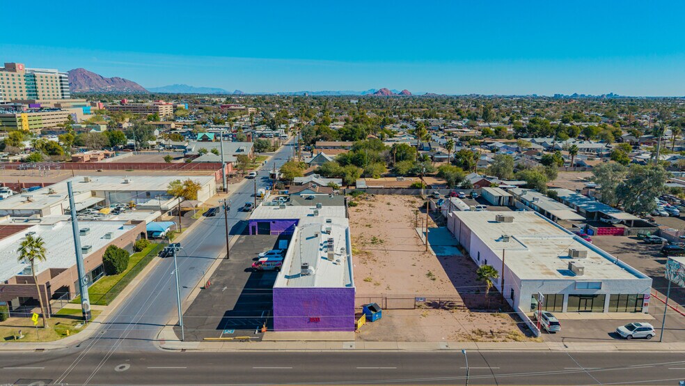 More Photos Of 2533 N 16th St, Phoenix Showroom For Sale