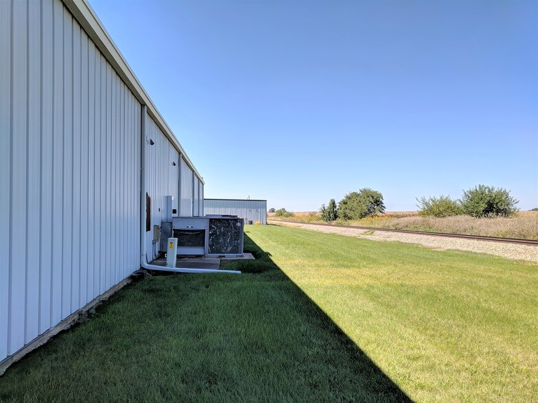 More Photos Of 901 W Main St, El Paso Office For Sale