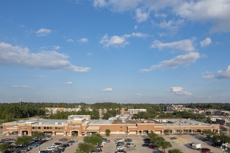 More Photos Of 2200-2222 N I-45, Conroe Unknown For Lease