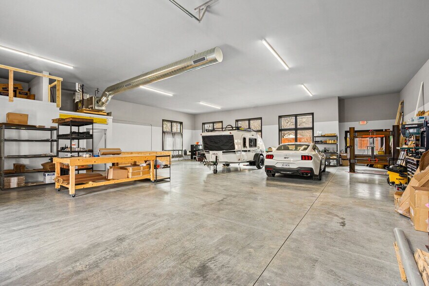 More Photos Of 1 Charlton Rd, Ballston Spa Freestanding For Lease