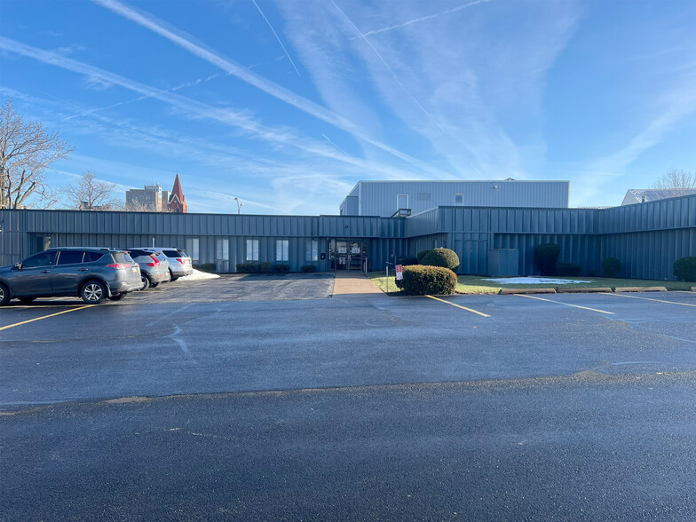 More Photos Of 217 W 11th St, Erie Flex For Sale